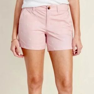 Old Navy Light Pink Daisy Embroidered Mid Rise Everyday Short